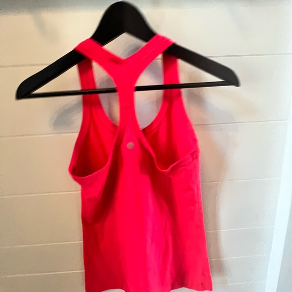 Lululemon tank. Size 8. Excellent condition. - Picture 2 of 2